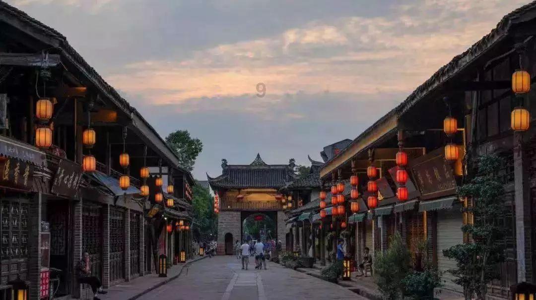 双人跨栏赛跑